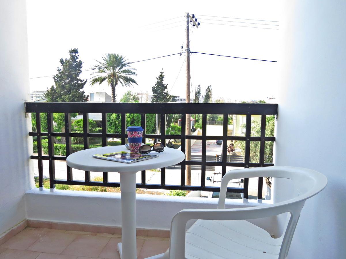 Debby Apartments Ialysos  Esterno foto