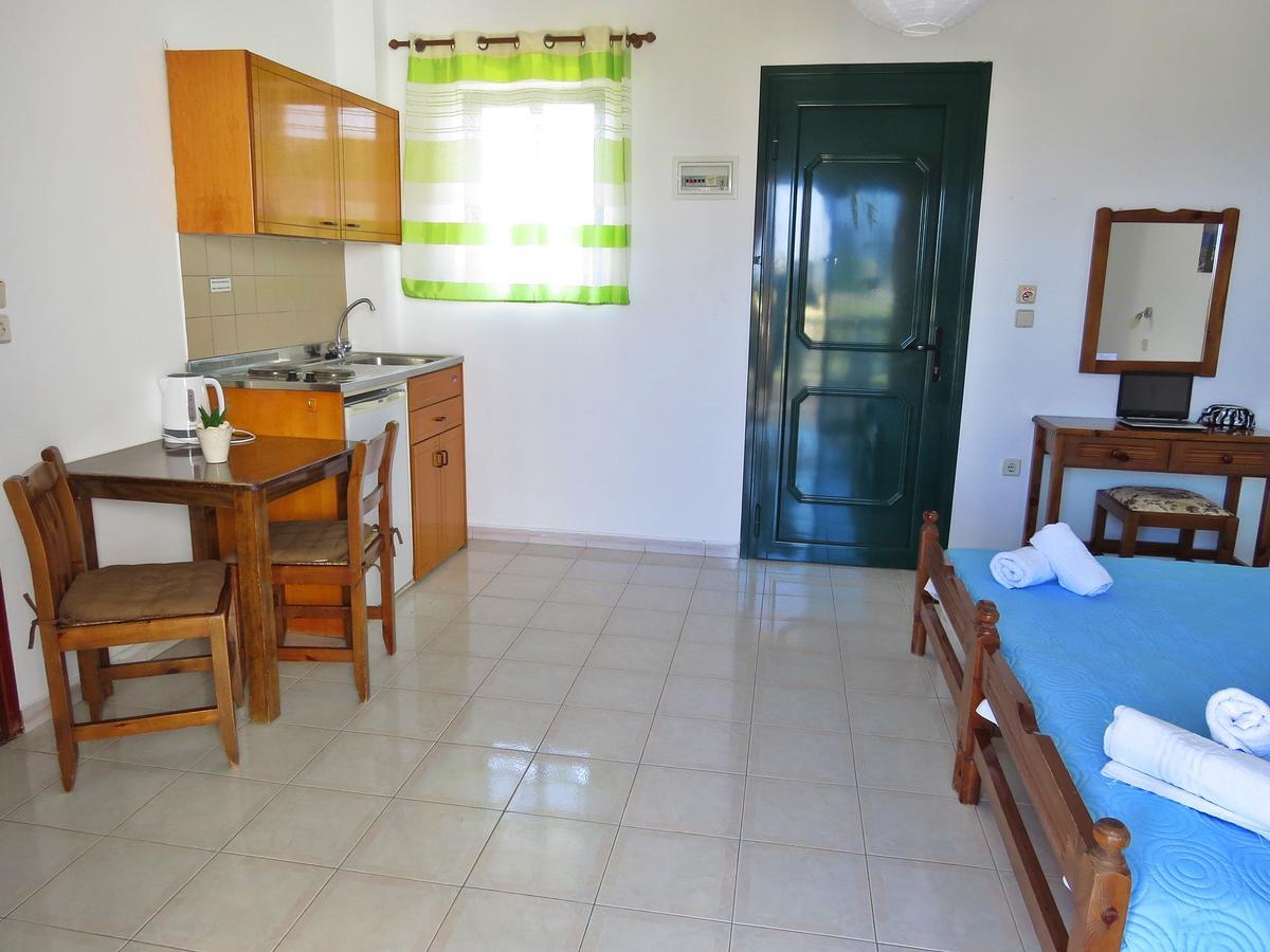 Debby Apartments Ialysos  Esterno foto
