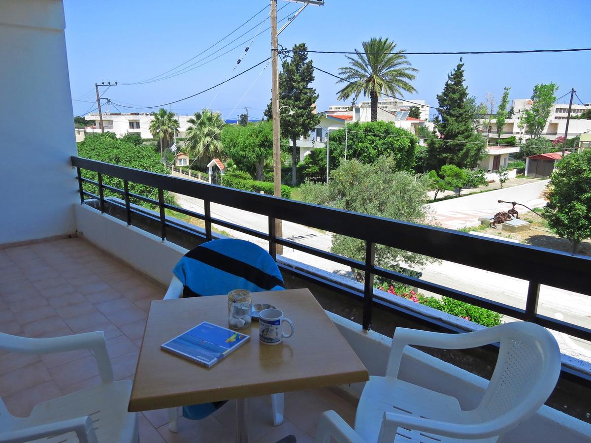 Debby Apartments Ialysos  Esterno foto