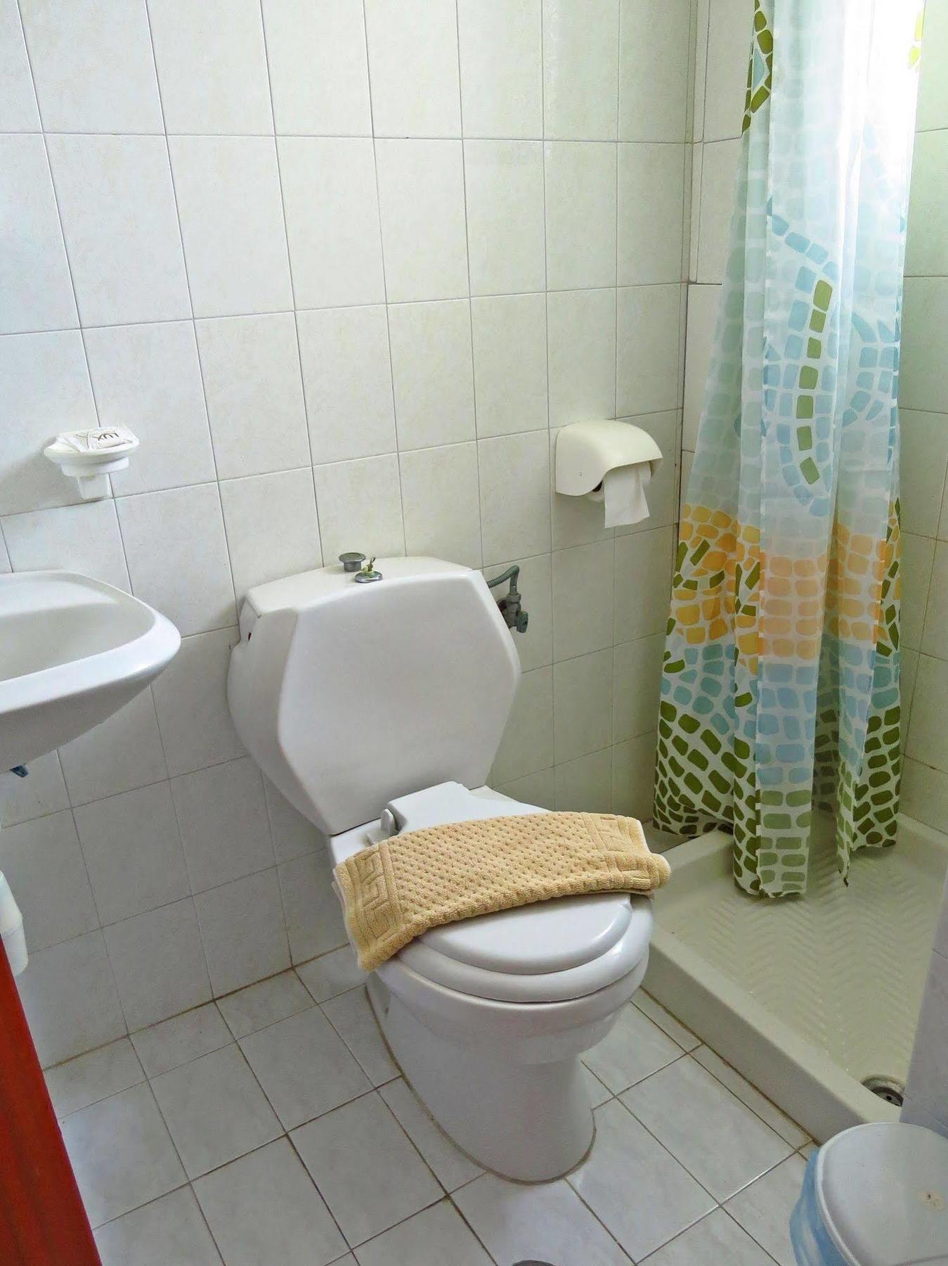 Debby Apartments Ialysos  Esterno foto