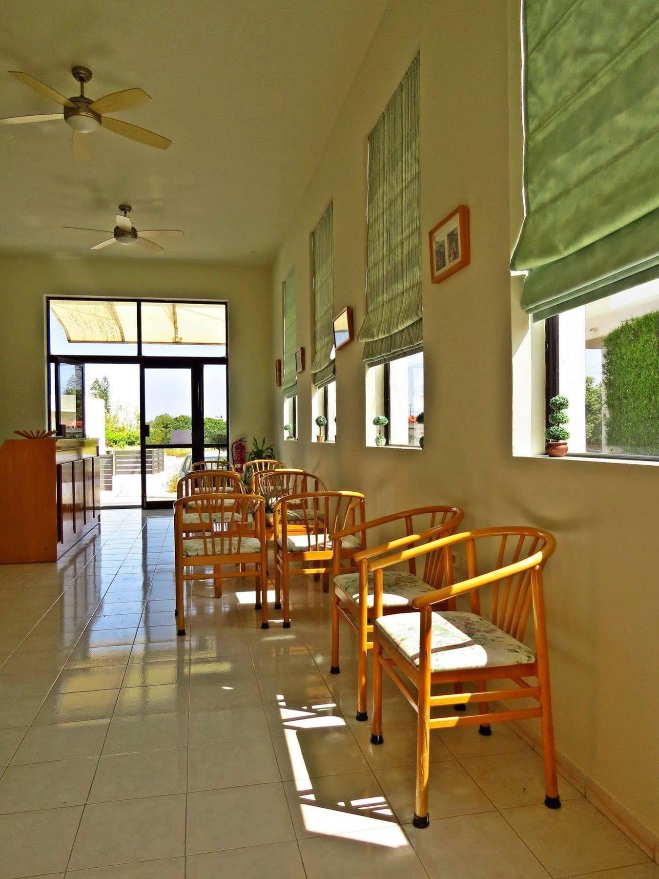 Debby Apartments Ialysos  Esterno foto