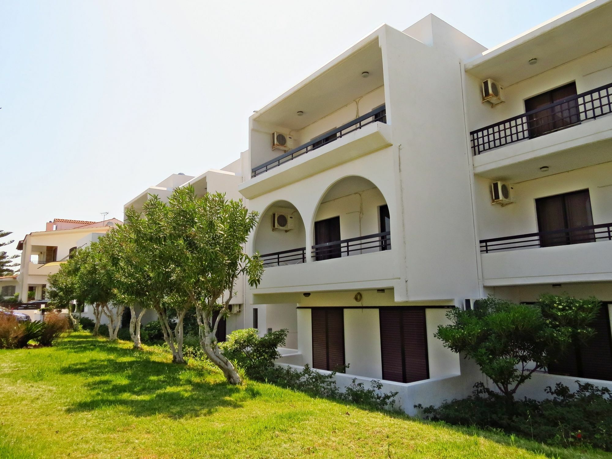 Debby Apartments Ialysos  Esterno foto