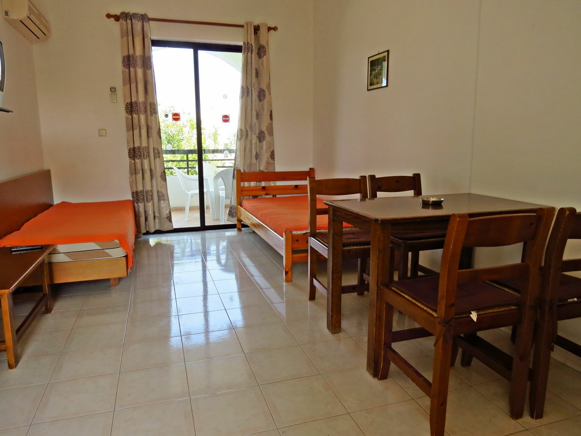 Debby Apartments Ialysos  Esterno foto