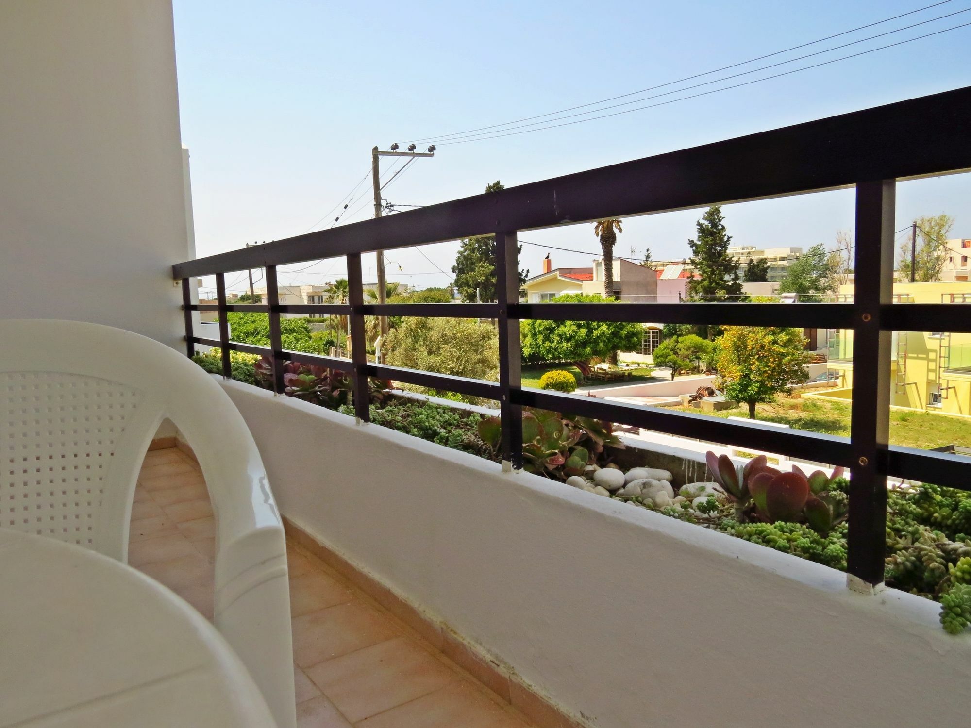 Debby Apartments Ialysos  Esterno foto