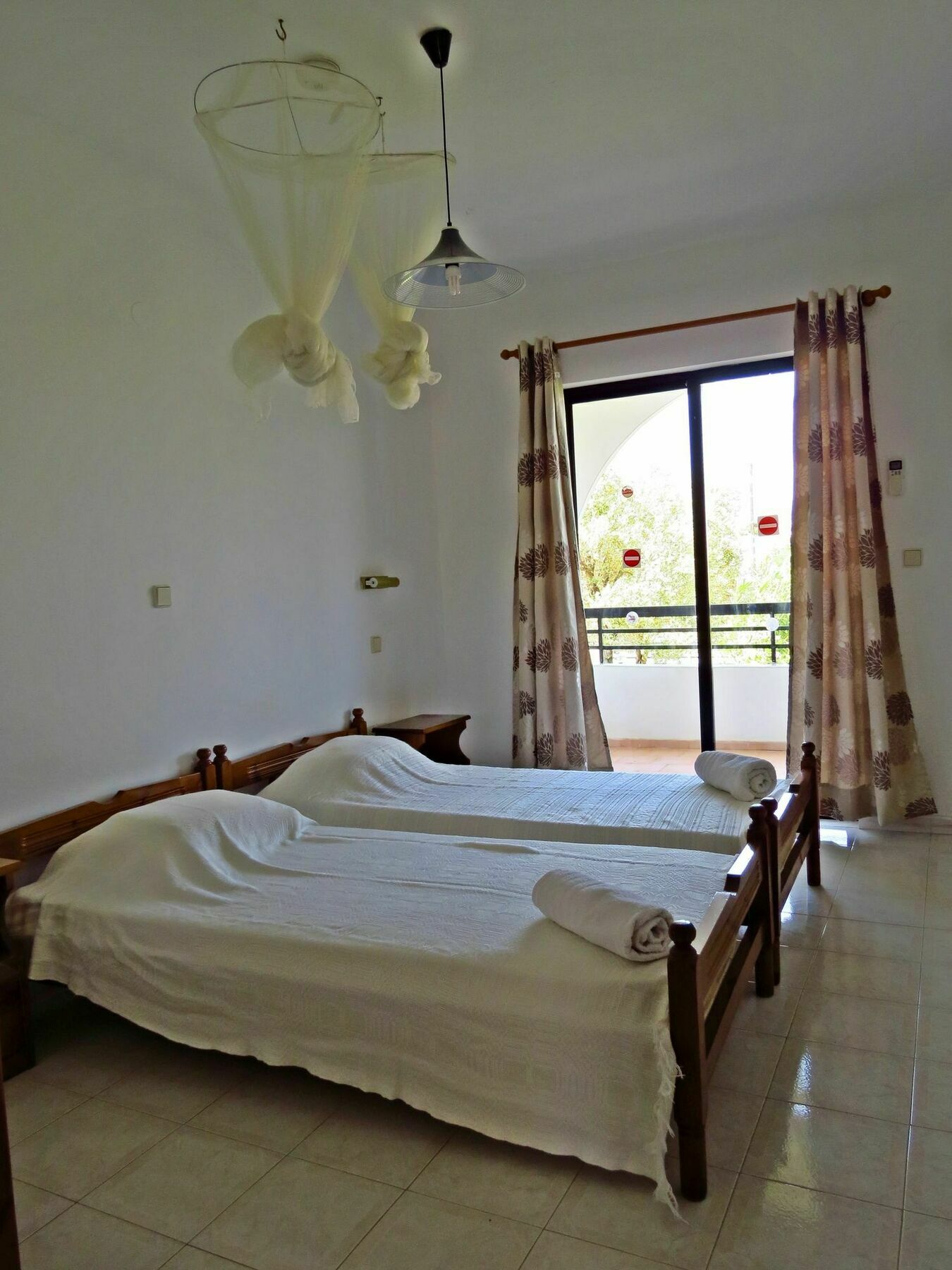 Debby Apartments Ialysos  Esterno foto