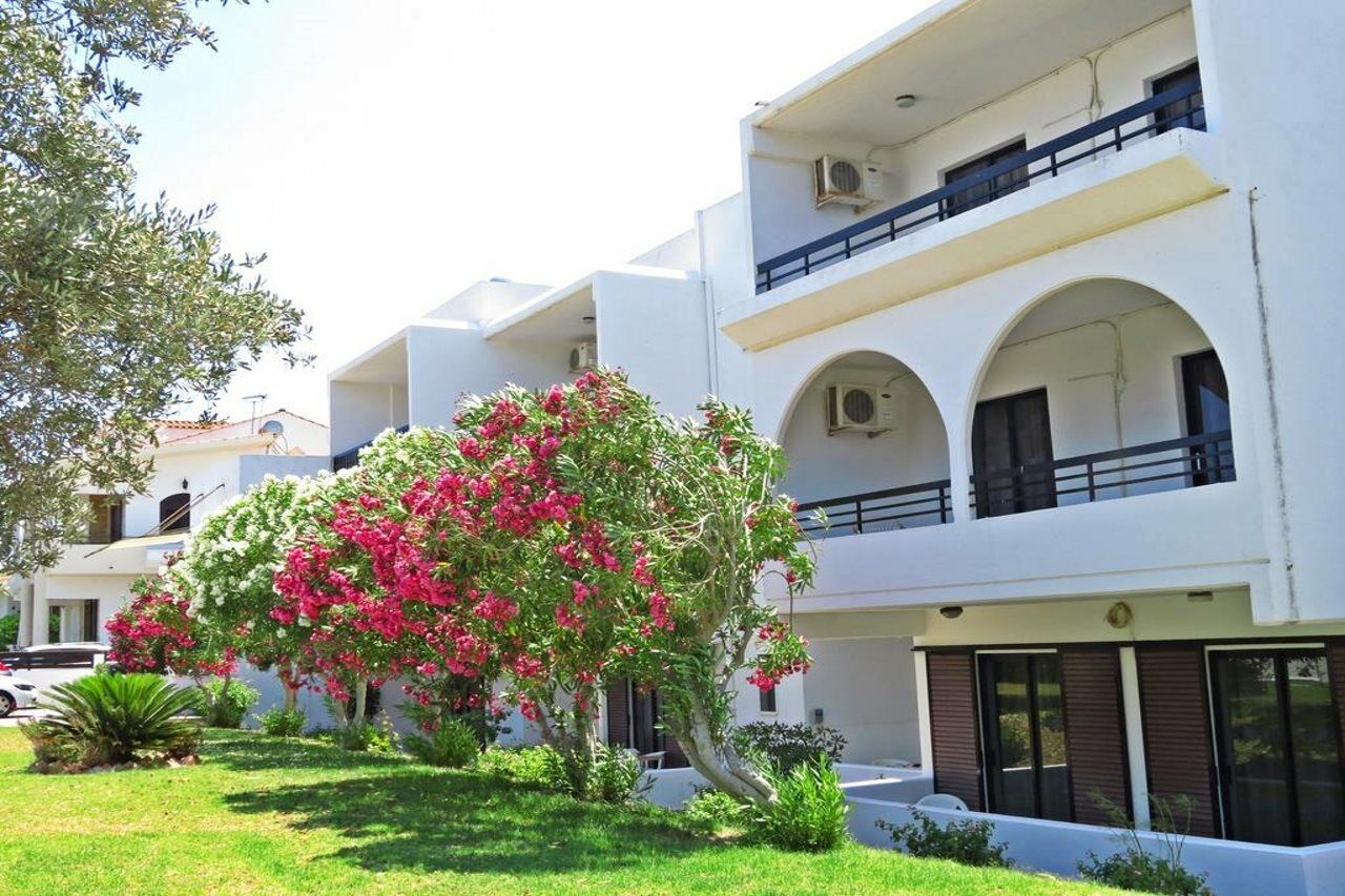 Debby Apartments Ialysos  Esterno foto