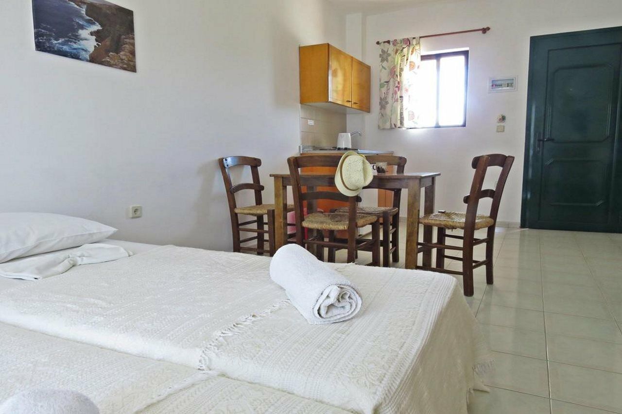 Debby Apartments Ialysos  Esterno foto