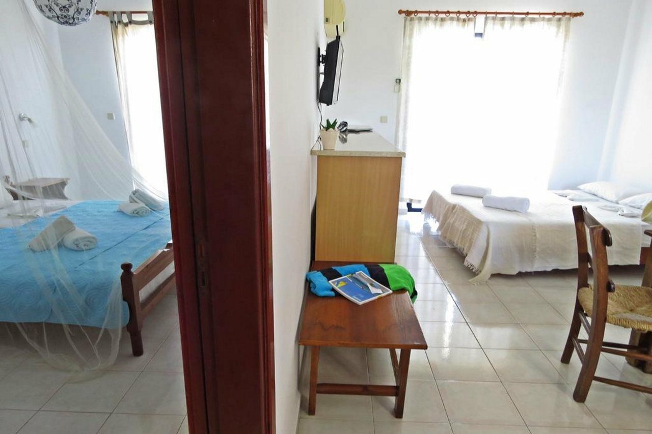 Debby Apartments Ialysos  Esterno foto