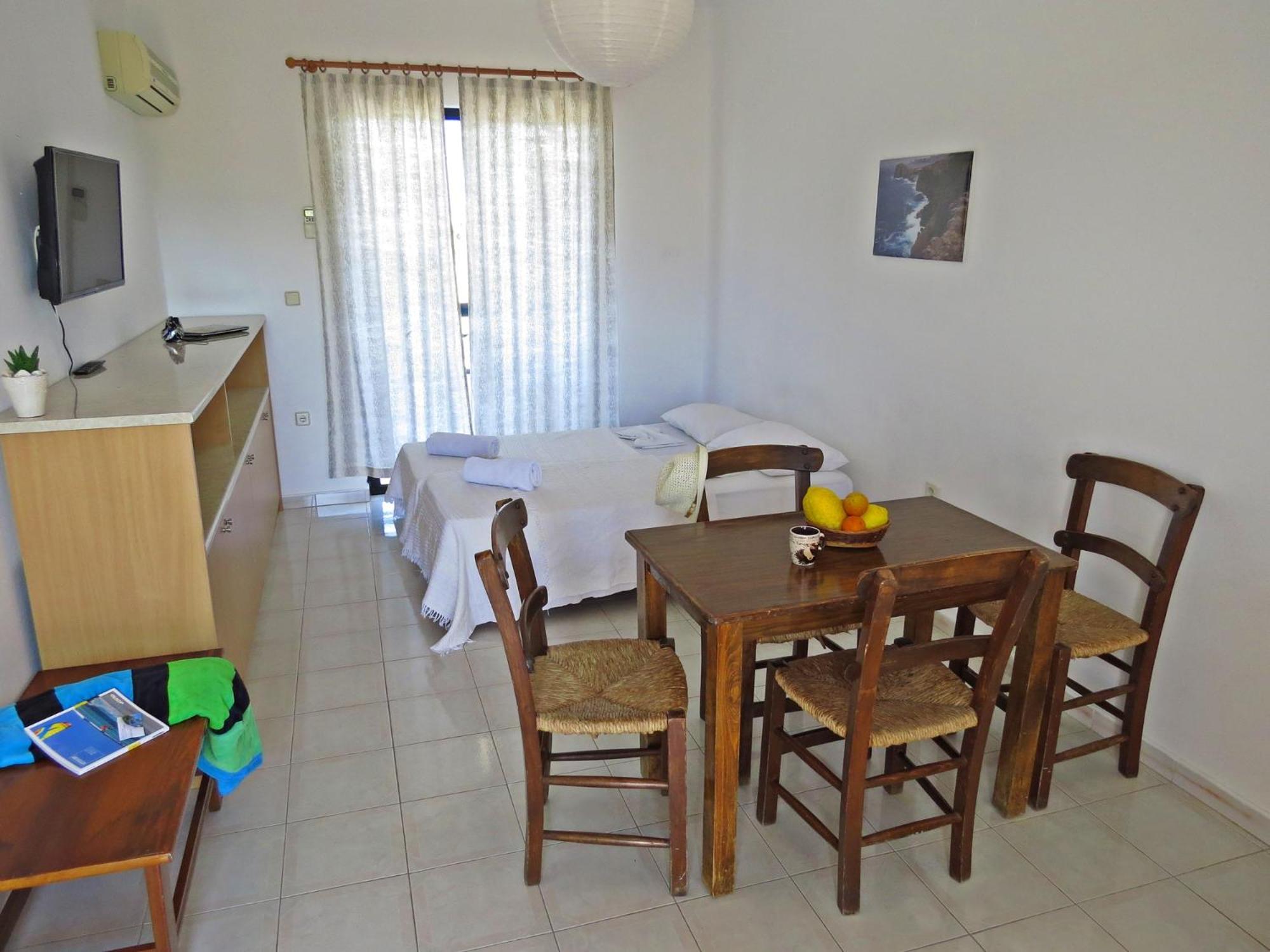 Debby Apartments Ialysos  Esterno foto